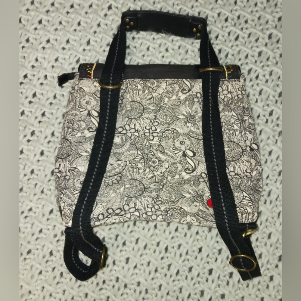 Convertible Sakroots Bag - Picture 2 of 9